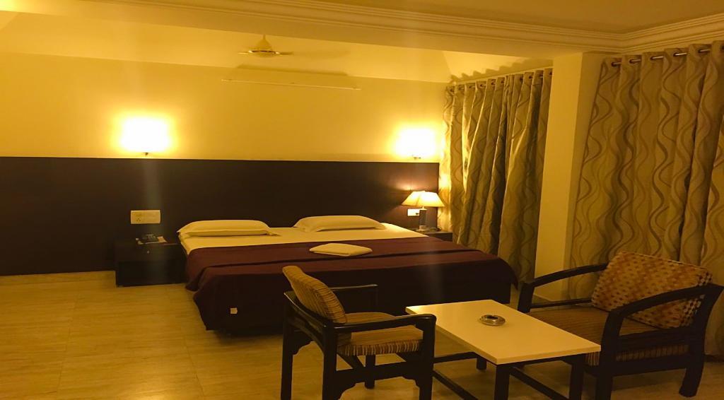 Aditya Palace Hotel Rajahmundry Exterior photo