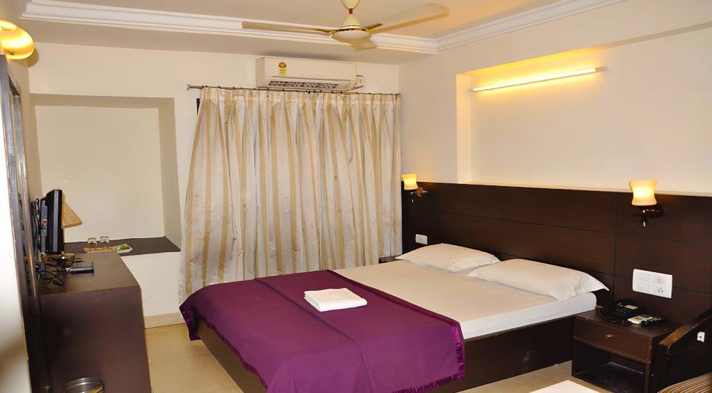Aditya Palace Hotel Rajahmundry Exterior photo